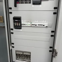 Doposażenie rozdzielnicy w rozłączniki