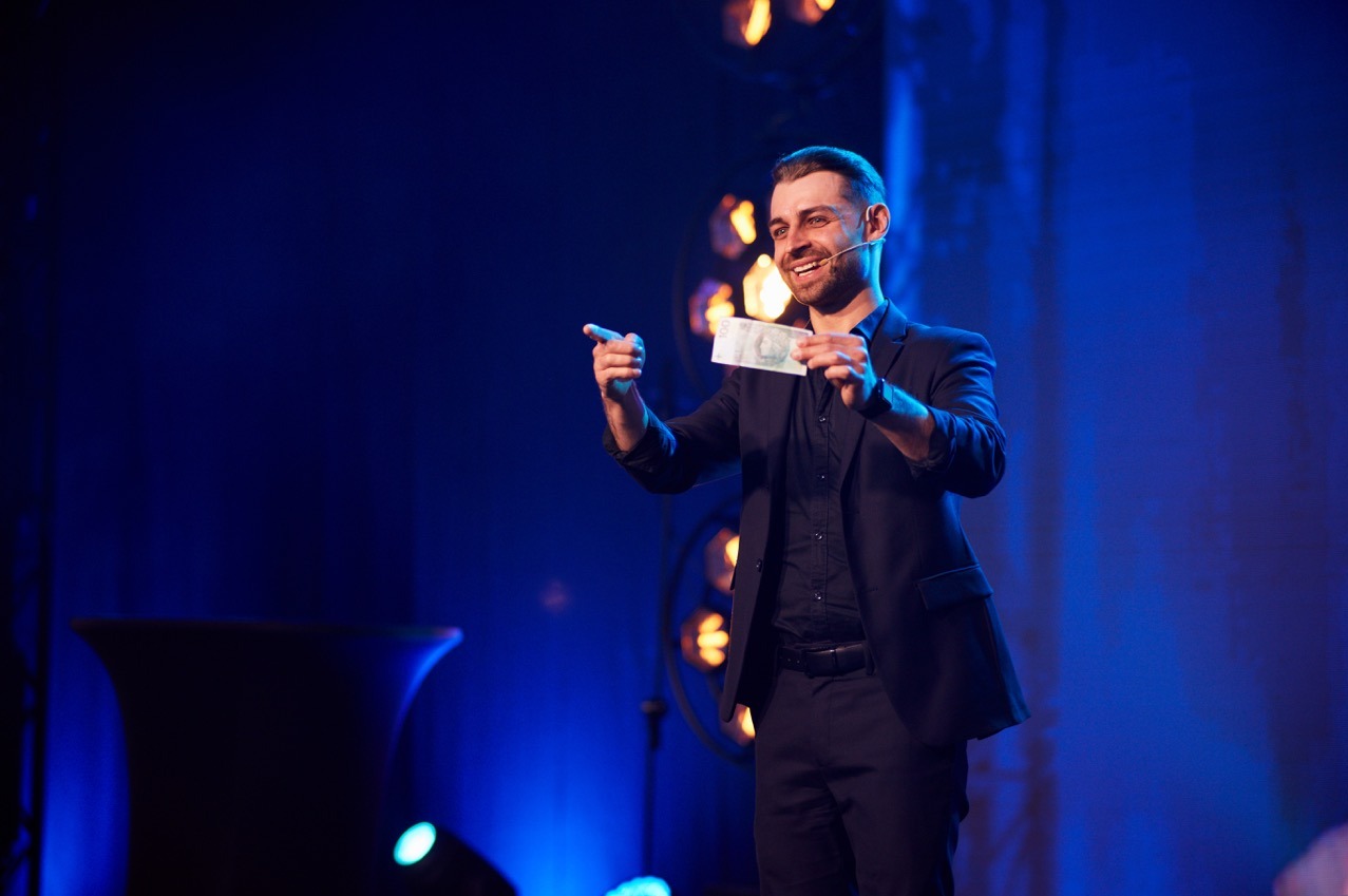 Piotr Denisiuk - iluzjonista na event