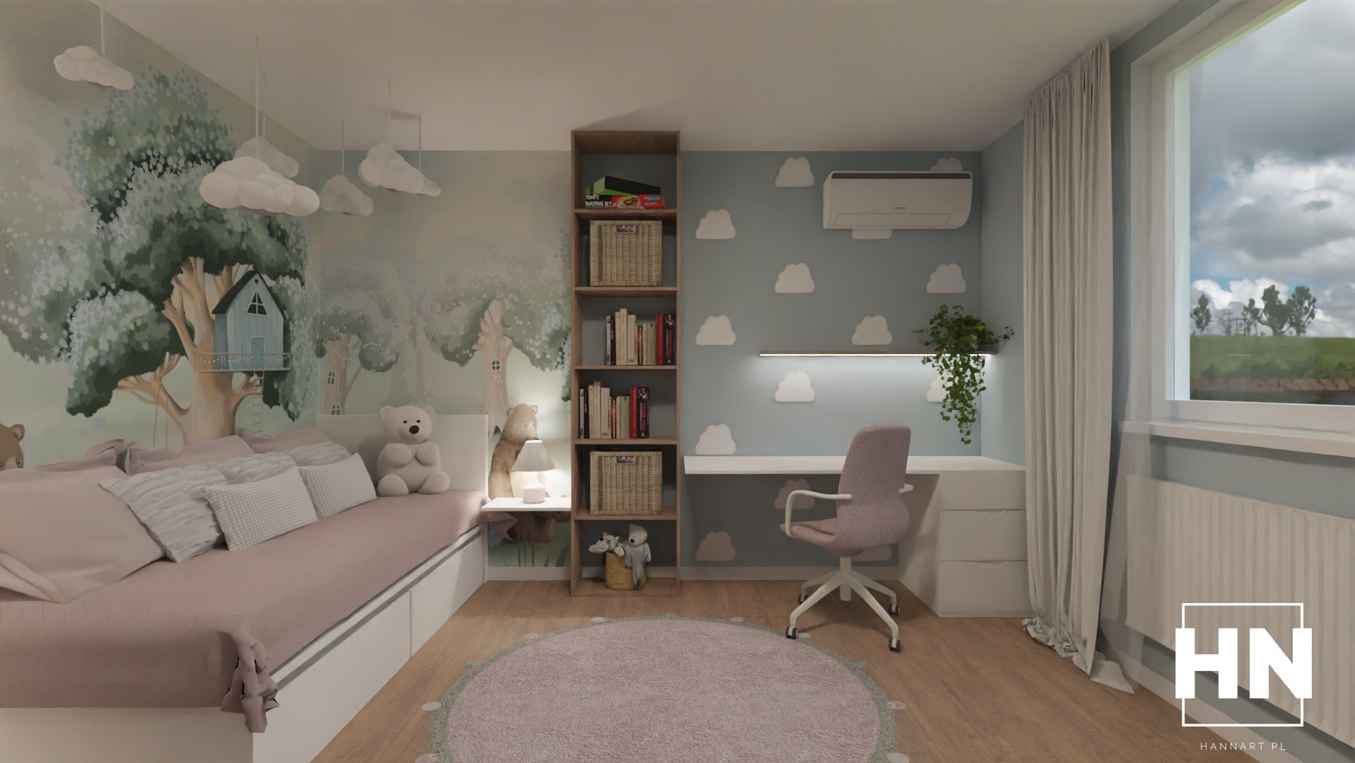 Pokój dziecięcy z łóżkiem, biurkiem i regałem, ściana z motywem drzewa i chmur, okrągły dywan w pastelowych kolorach.
