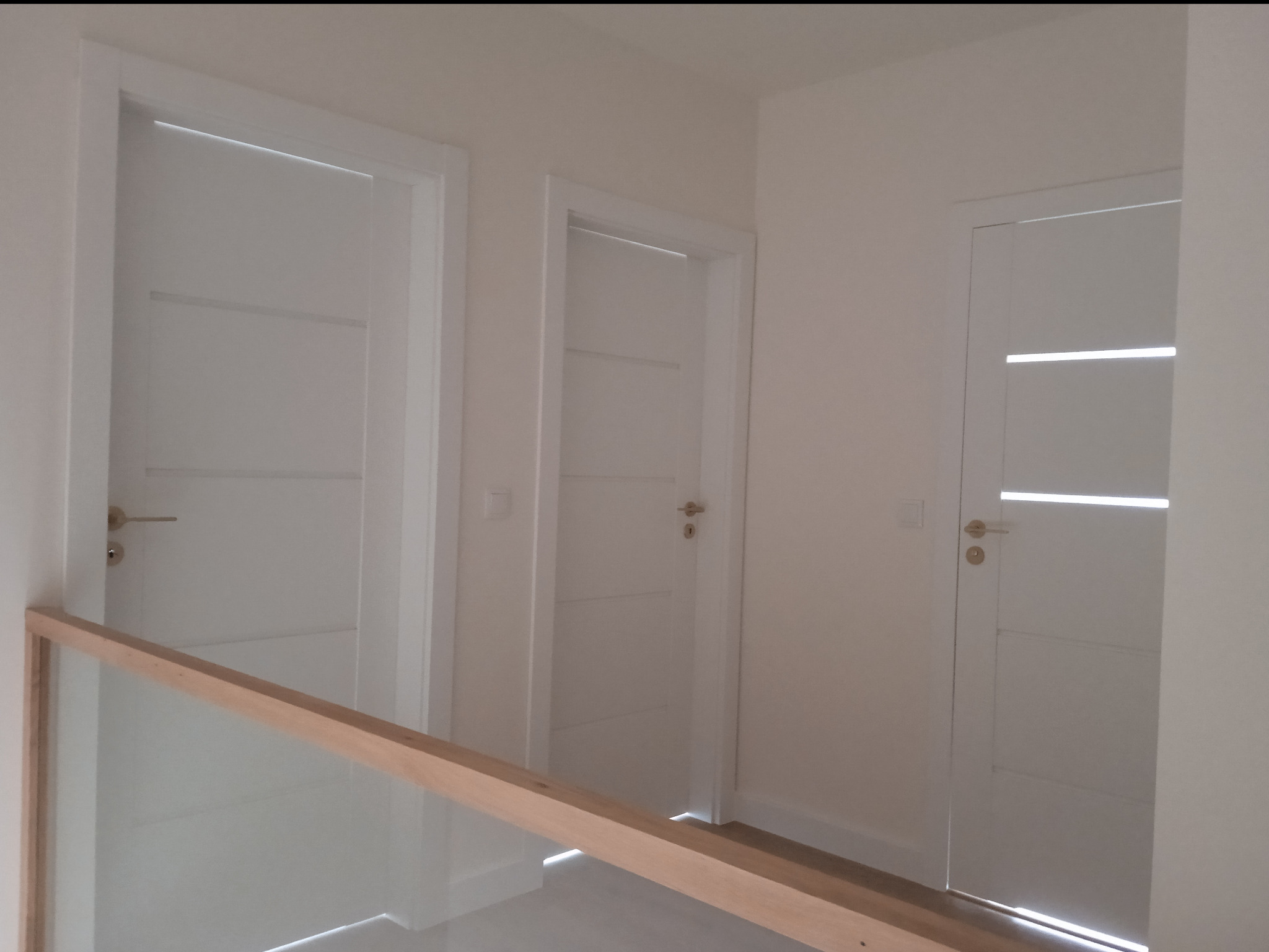 Montaż drzwi, paneli i listew podłogowych