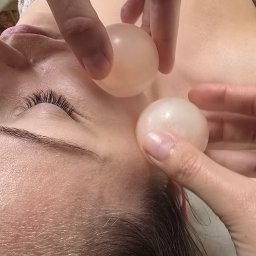 Masaż kulami solnymi