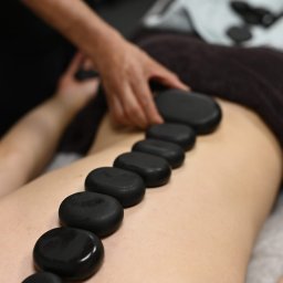 Gabinet masażu zdrowia i relaksu GMRonczek - Masaż Gorącymi kamieniami