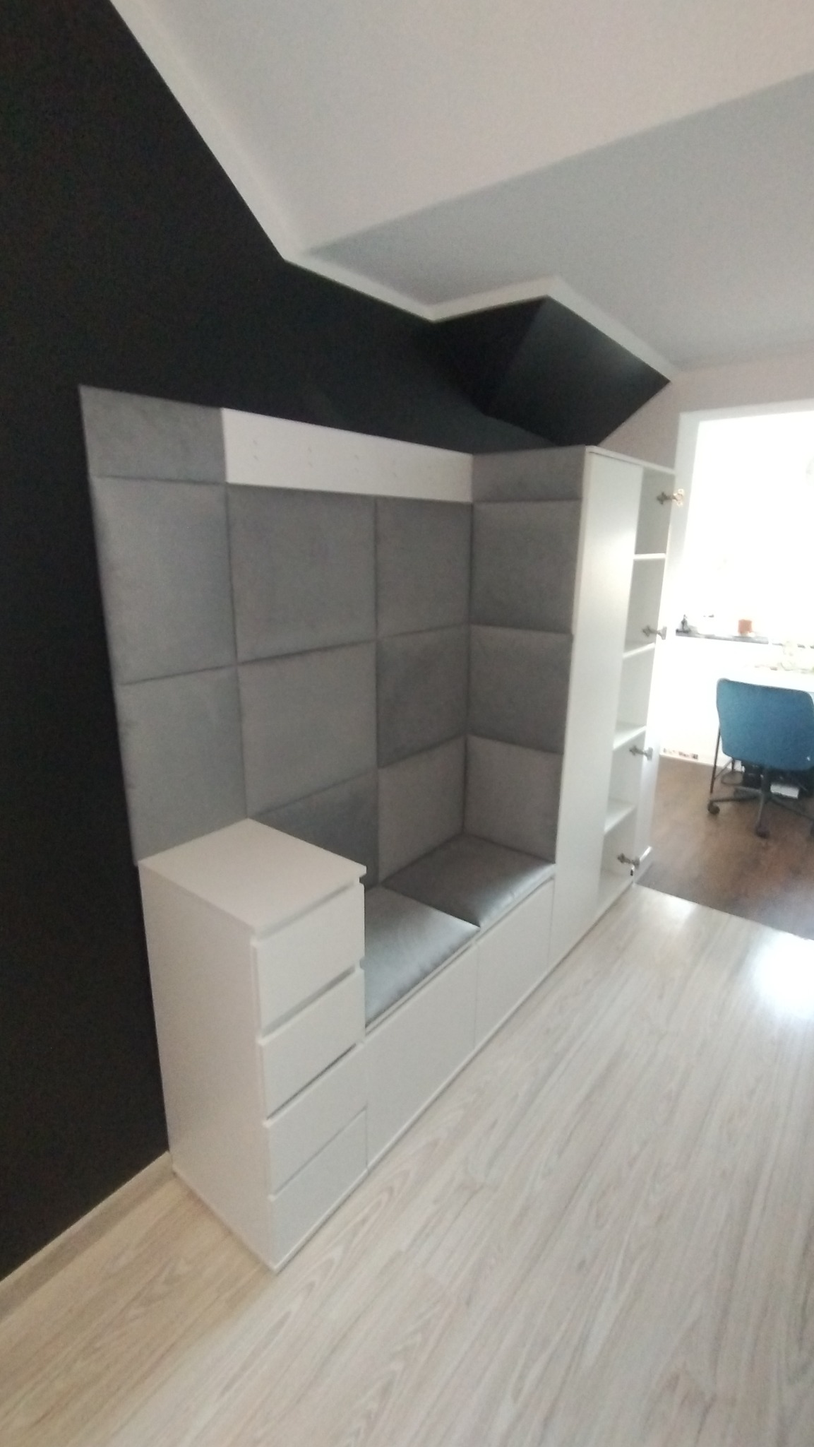 Realizacja skręcania mebli wraz z montażem u klienta