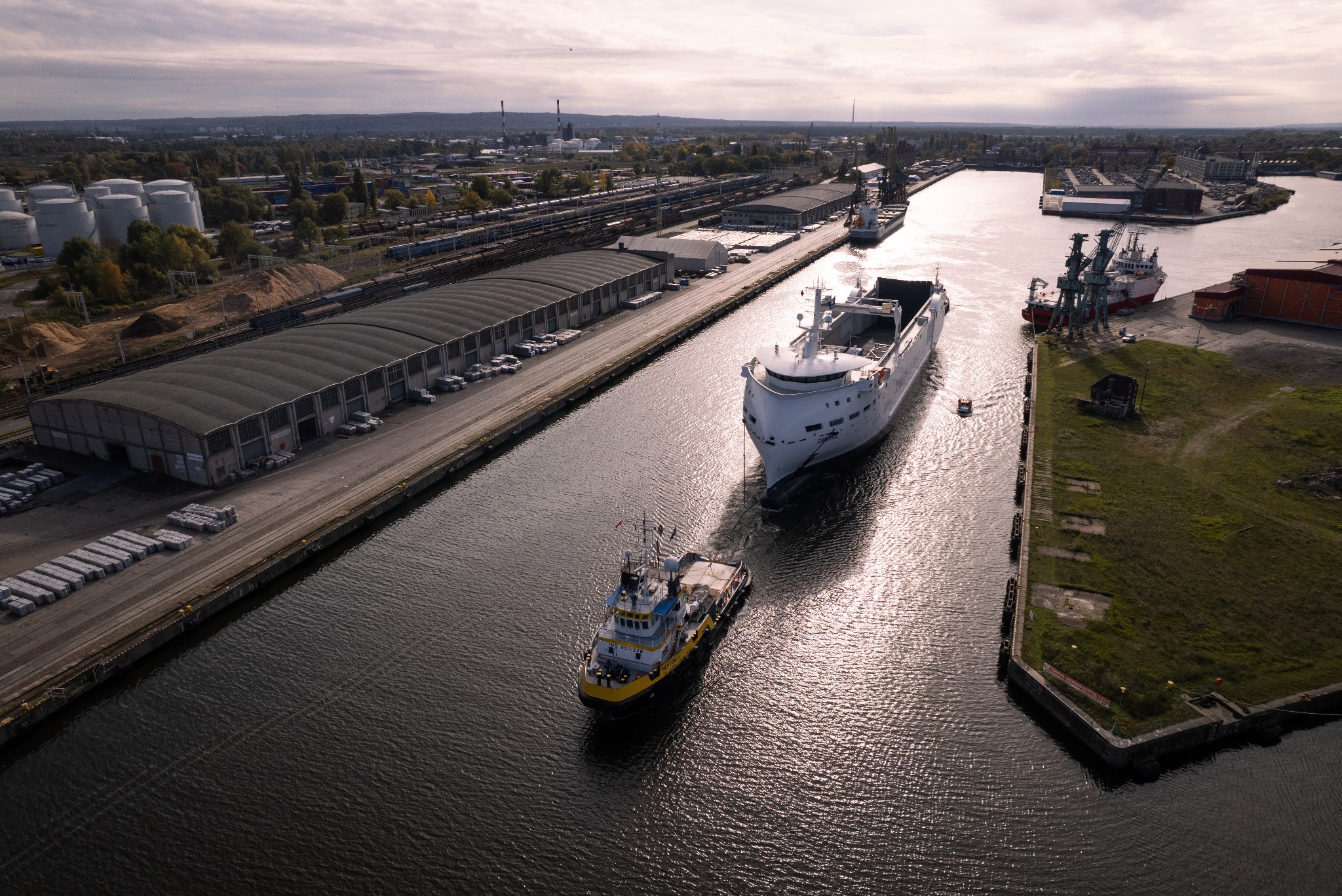 Zdjęcia i filmy z drona.