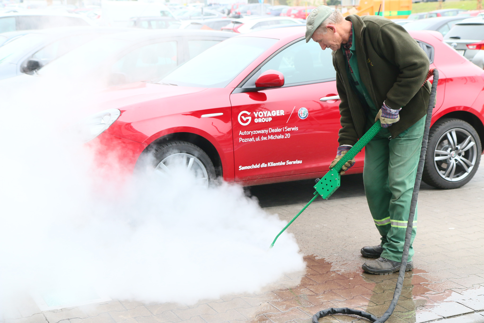 Para wodna o temperaturze bliskiej 200 stopni C zabija wszelkie zarazki i drobnoustroje. Eliminuje źródła fetorów.