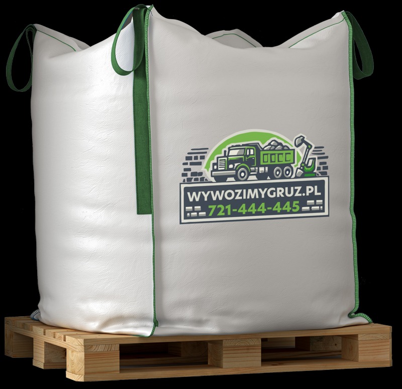 Wielkogabarytowy biały worek typu Big Bag z zielonymi uchwytami, umieszczony na drewnianej palecie, z nadrukowanym logo firmy transportowej z motywem ciężarówki i gruzu oraz danymi kontaktowymi.