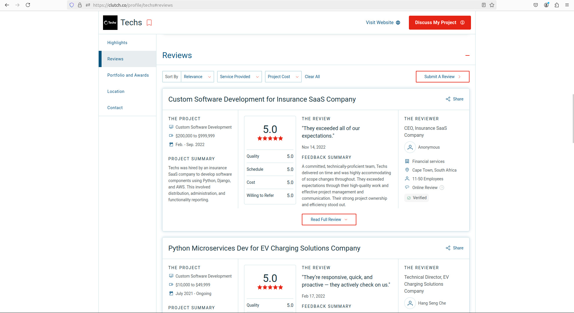 Zrzut ekranu strony z recenzjami klientów firmy Techs na platformie Clutch, prezentujący opinie o projektach tworzenia oprogramowania dla branży ubezpieczeniowej i rozwiązań dla stacji ładowania...