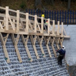 FIRMA REMONTOWO-BUDOWLANA SUDETY SPÓŁKA Z OGRANICZONĄ ODPOWIEDZIALNOŚCIĄ - Wykonanie pomostu tamy w Jarnołtówku