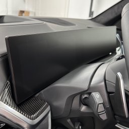 Ekran zabezpieczony matową folią PPF