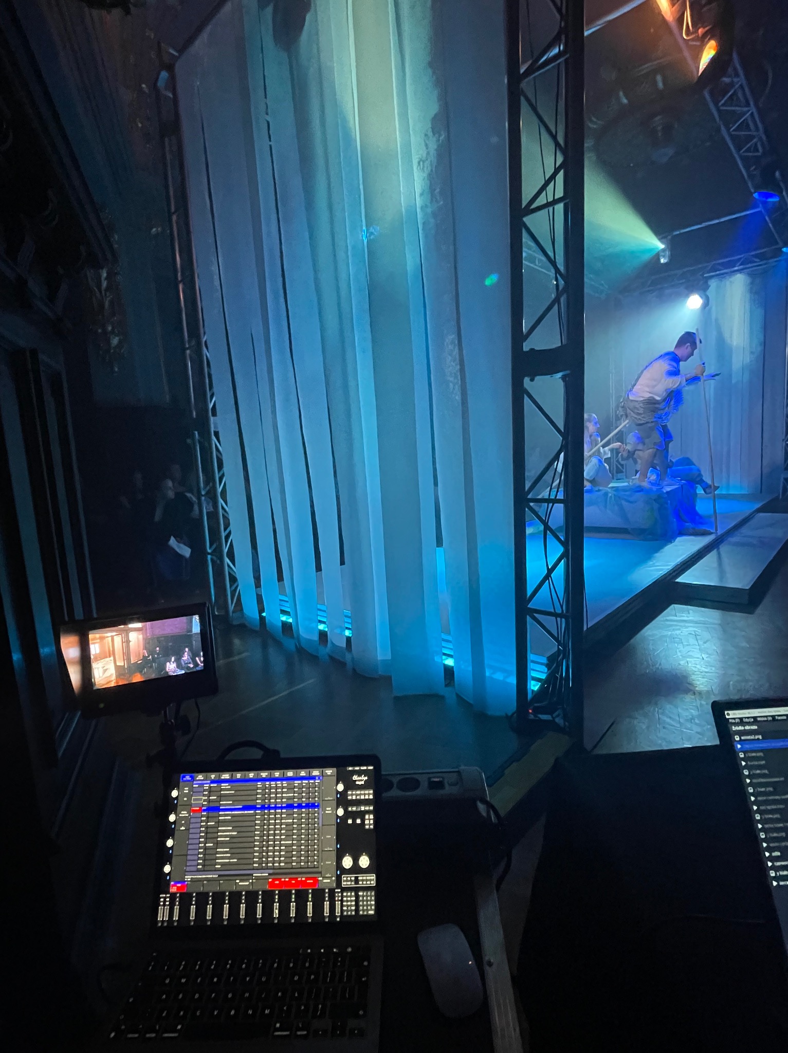 Realizacja światła.