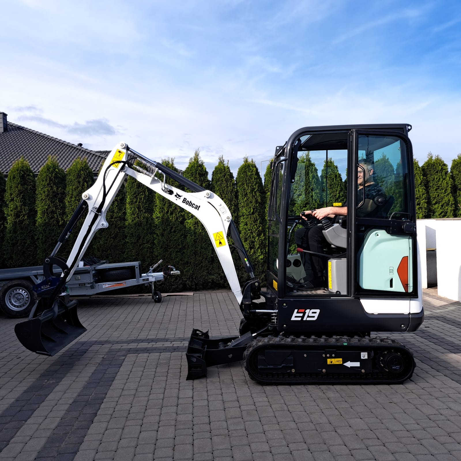 Minikoparka Bobcat E19