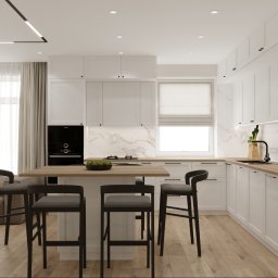 Yurii Fedenko Solutions - Jasna kuchnia z wyspą i czterema hokerami, marmurowy backsplash, drewniana podłoga i minimalistyczne oświetlenie sufitowe.