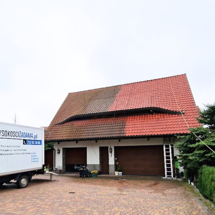 Porównanie dachu w połowie umytego