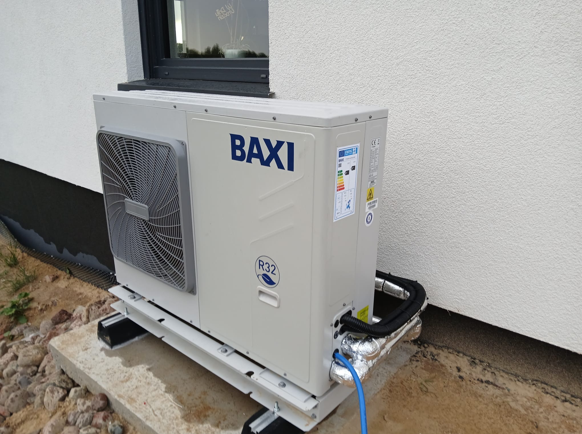 Pompa ciepła z szafą hydrauliczną IZZY FAST