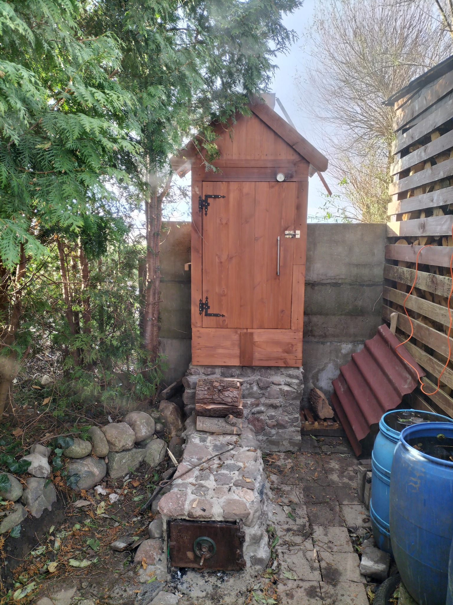 Wymurowanie podstawy oraz wykonanie komory wędzarni