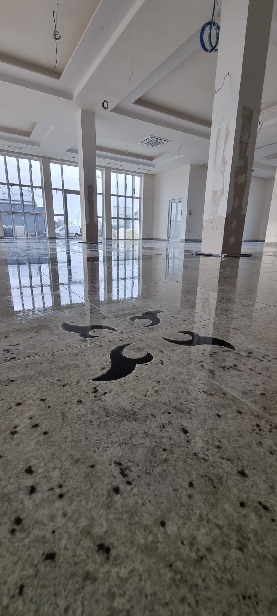 Sala bankietowa. 400m2 podłogi z granitu.