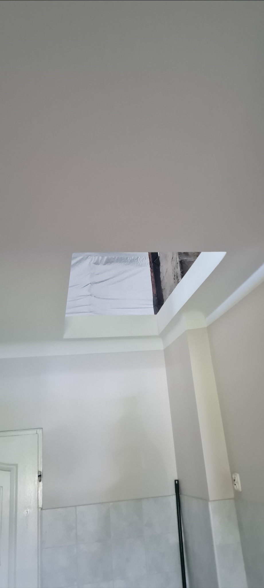 otwór w stropie, miejsce na schody, użytkowe poddasze