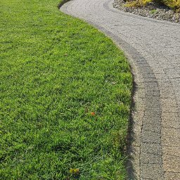 Ogrody Toki Tomasz Słaby - Przycięcie i korekta obrzeża trawnika