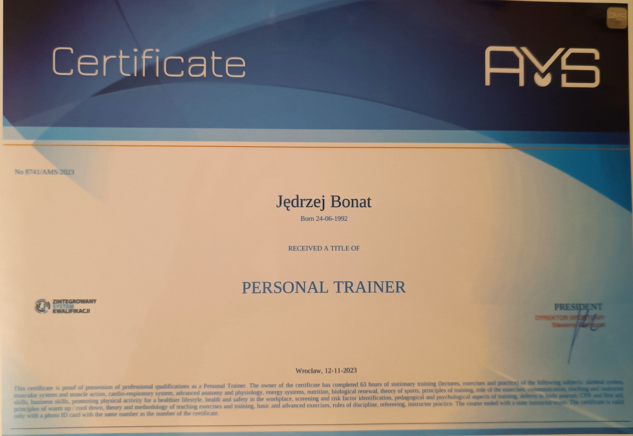 Certyfikat ukończenia kursu trenera personalnego dla Jędrzeja Bonata, wydany 12-11-2023 we Wrocławiu, z podpisem dyrektora sportowego.