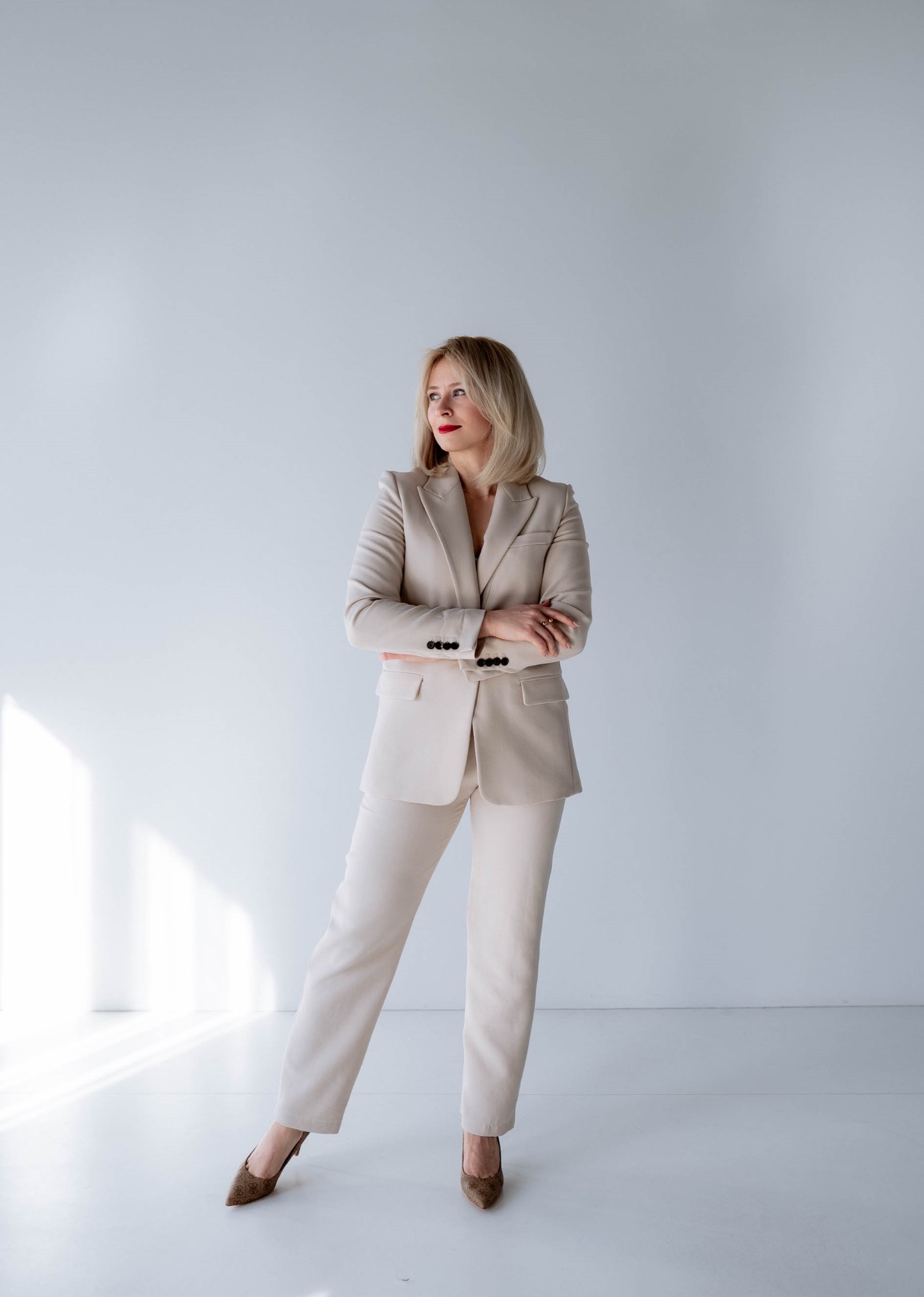 Sesja wizerunkowa dla specjalistki uśmiechu. Osobą odpowiedzialna za wizualizacje i tworzenie makiety 3d uzębienia.