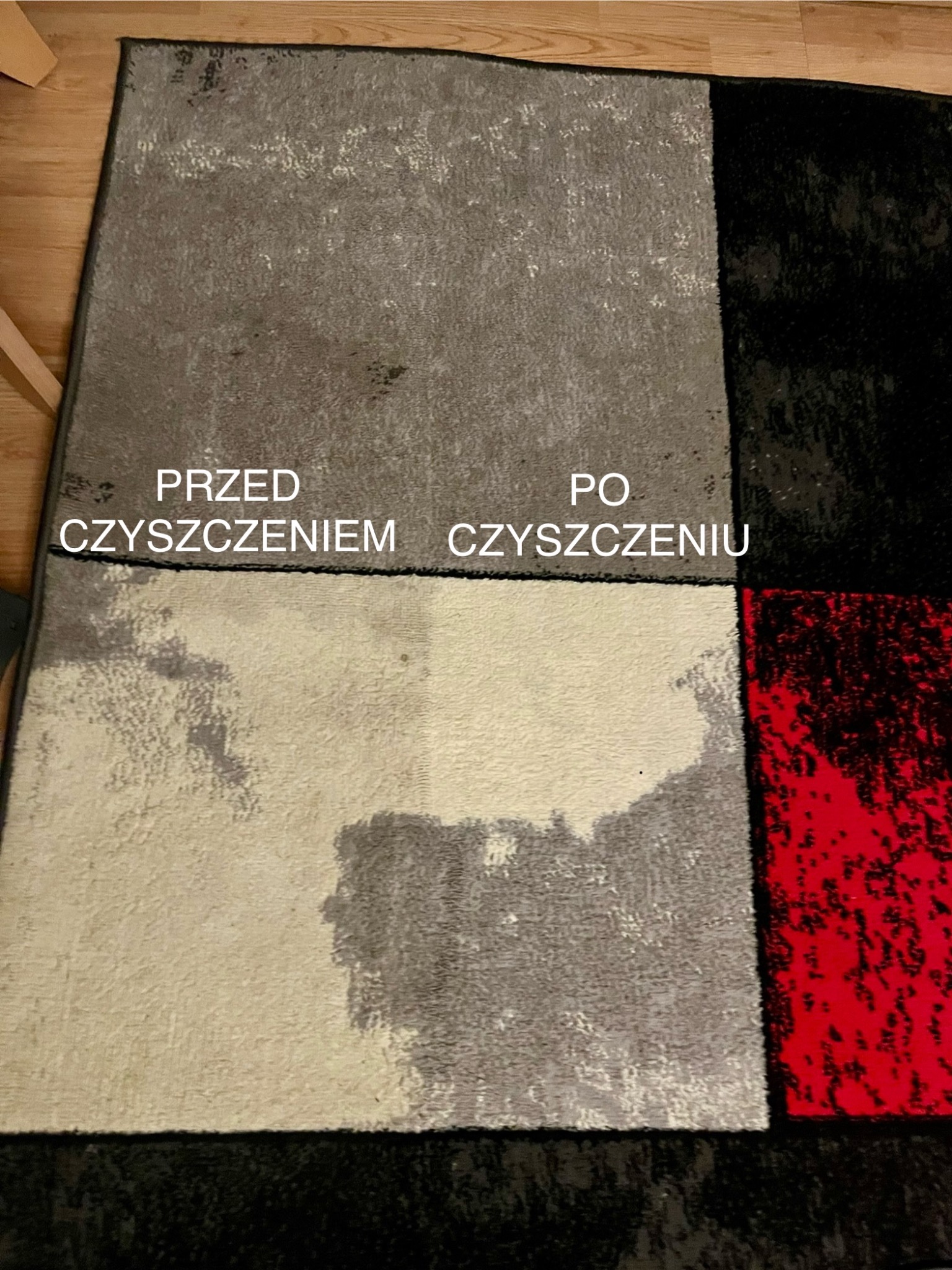 Fragment dywanu w geometryczne wzory, podzielony na dwie części: lewa, szara, z widocznymi plamami i napisami 'PRZED CZYSZCZENIEM', oraz prawa, jaśniejsza, z napisami 'PO CZYSZCZENIU', ukazująca...