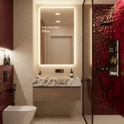 Karols Interiors - Nowoczesna łazienka z czerwonymi płytkami o nieregularnej fakturze w strefie prysznicowej, marmurową umywalką nablatową i podświetlanym lustrem z wyświetlaczem daty i godziny.
