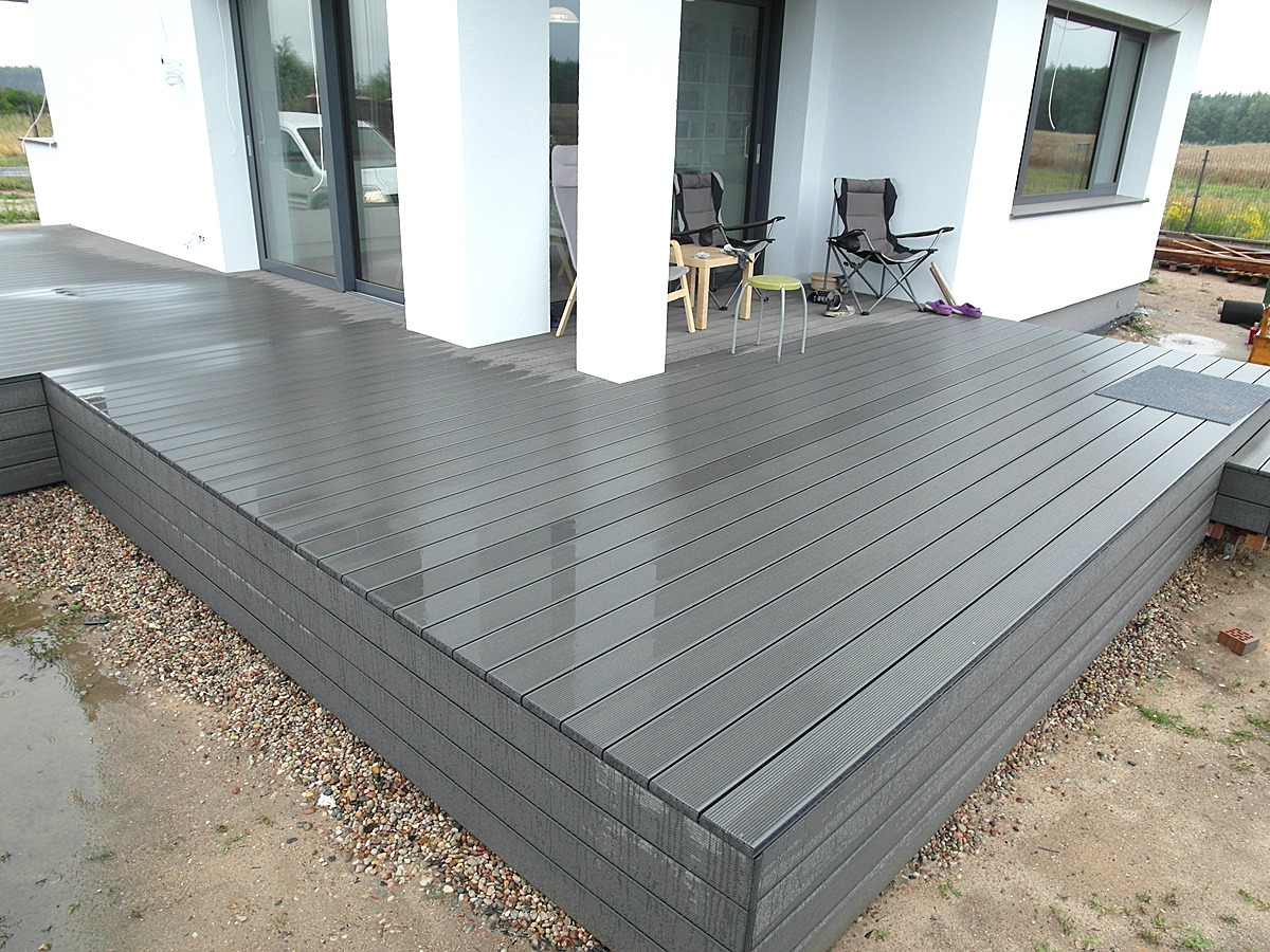 Montaż tarasu kompozytowego Rehau. Realizacja koło Poznania.