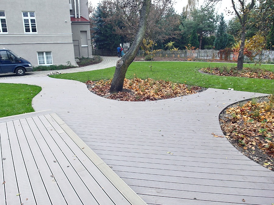 Montaż tarasu kompozytowego firmy Rehau. Realizacja w Poznaniu.