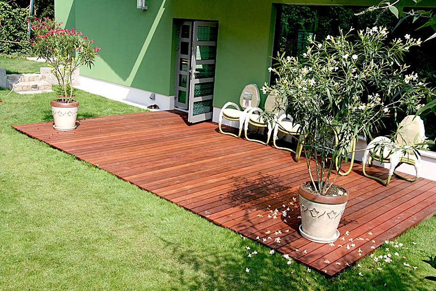 Budowa tarasu z drewna egzotycznego. Realizacja w Żarach.