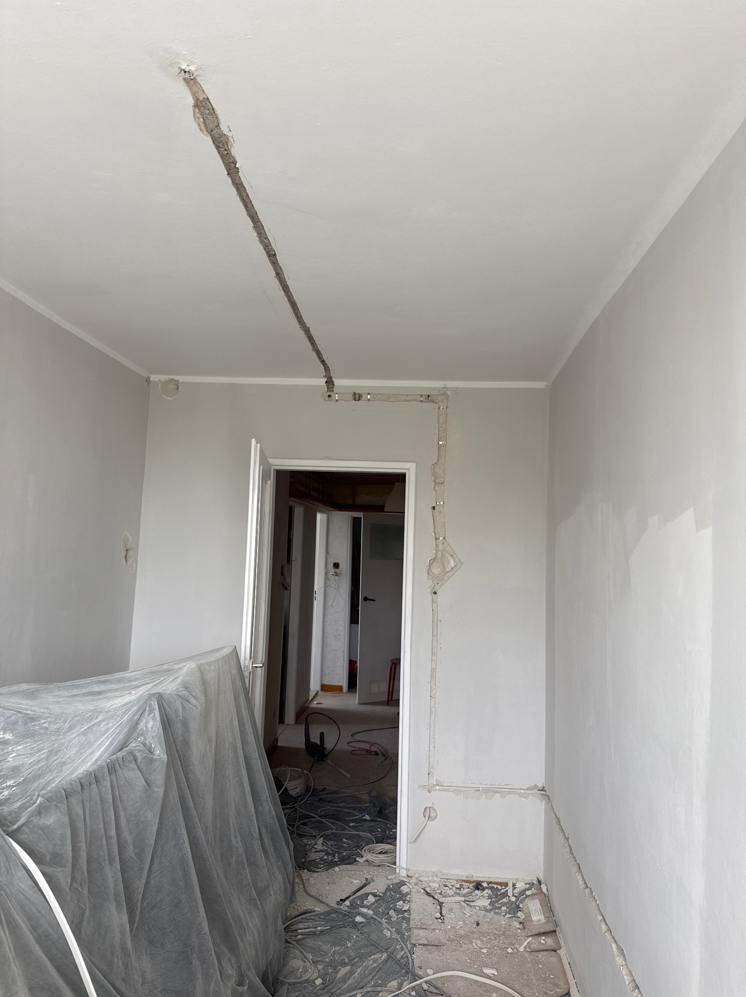 Wymiana instalacji elektrycznej w mieszkaniu.