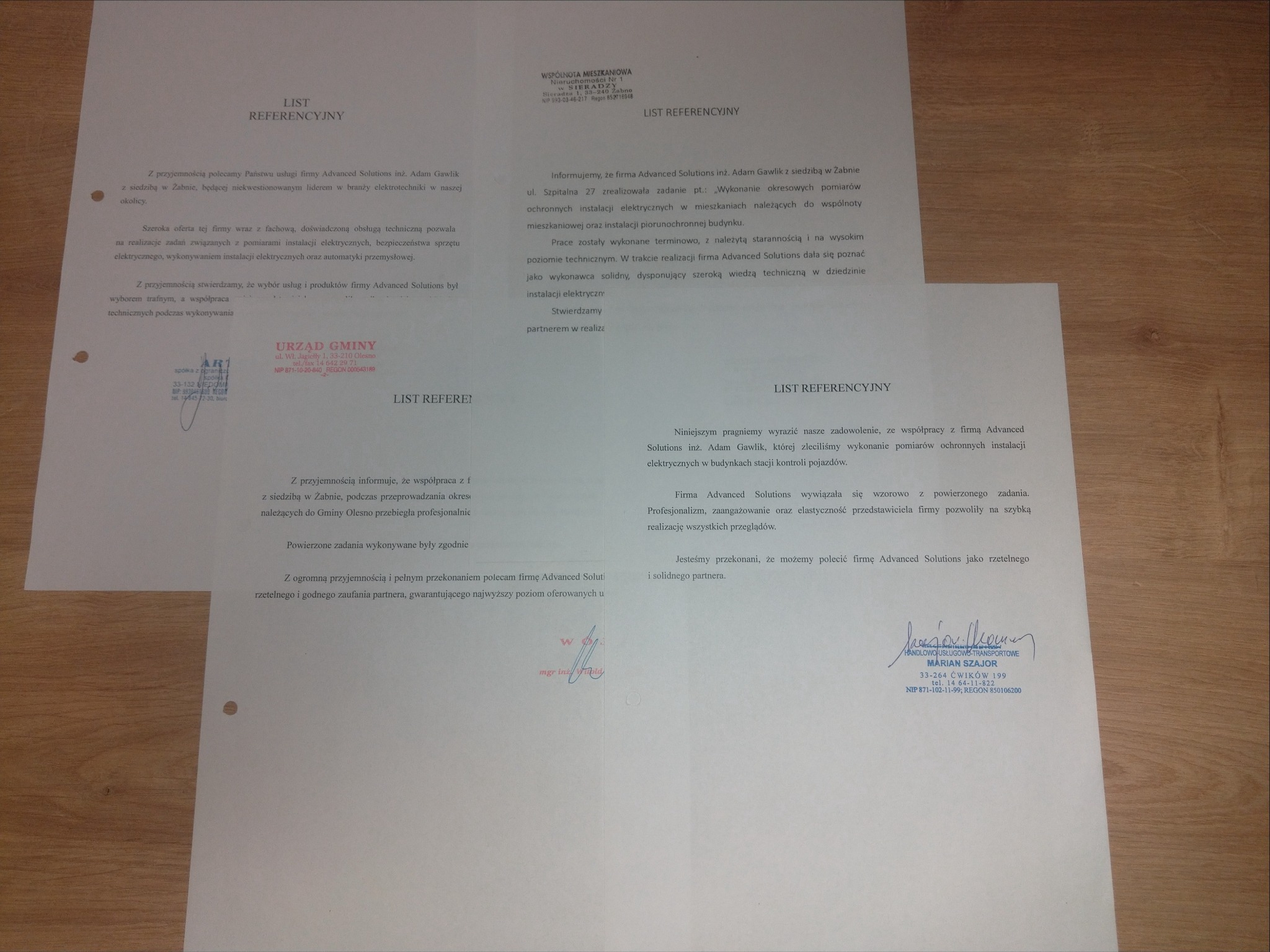 Zeskanowane listy referencyjne dla firmy z Żabna, prawdopodobnie z branży elektrycznej, od różnych podmiotów, w tym Urzędu Gminy i wspólnoty mieszkaniowej.