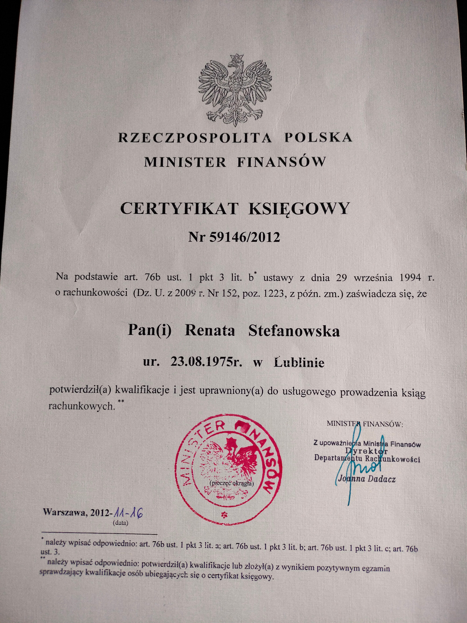 Skan certyfikatu księgowego wydanego przez Ministra Finansów Rzeczypospolitej Polskiej, numer 59146/2012, z pieczęcią i podpisem Dyrektora Departamentu Rachunkowości.