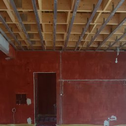 Bruzdowanie pod przewody, ułożenie przewodów elektrycznych