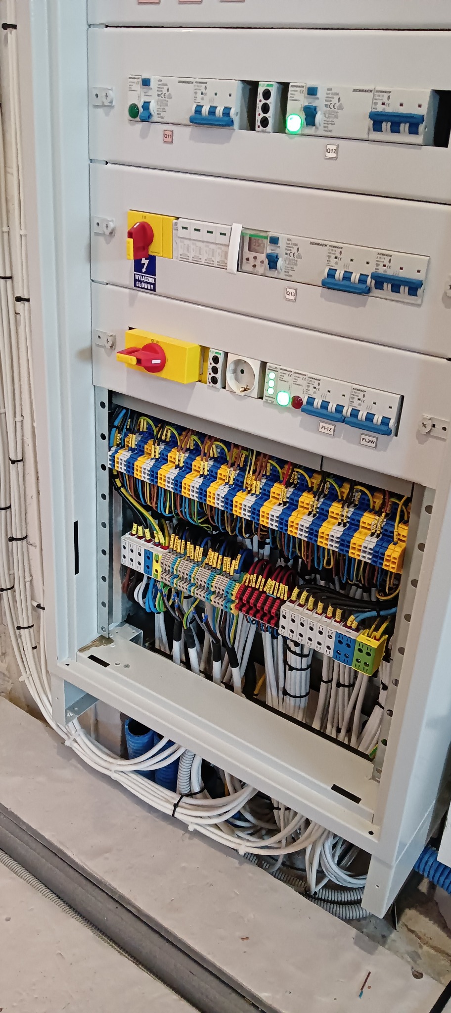 Projekt i montaż rozdzielnicy elektrycznej