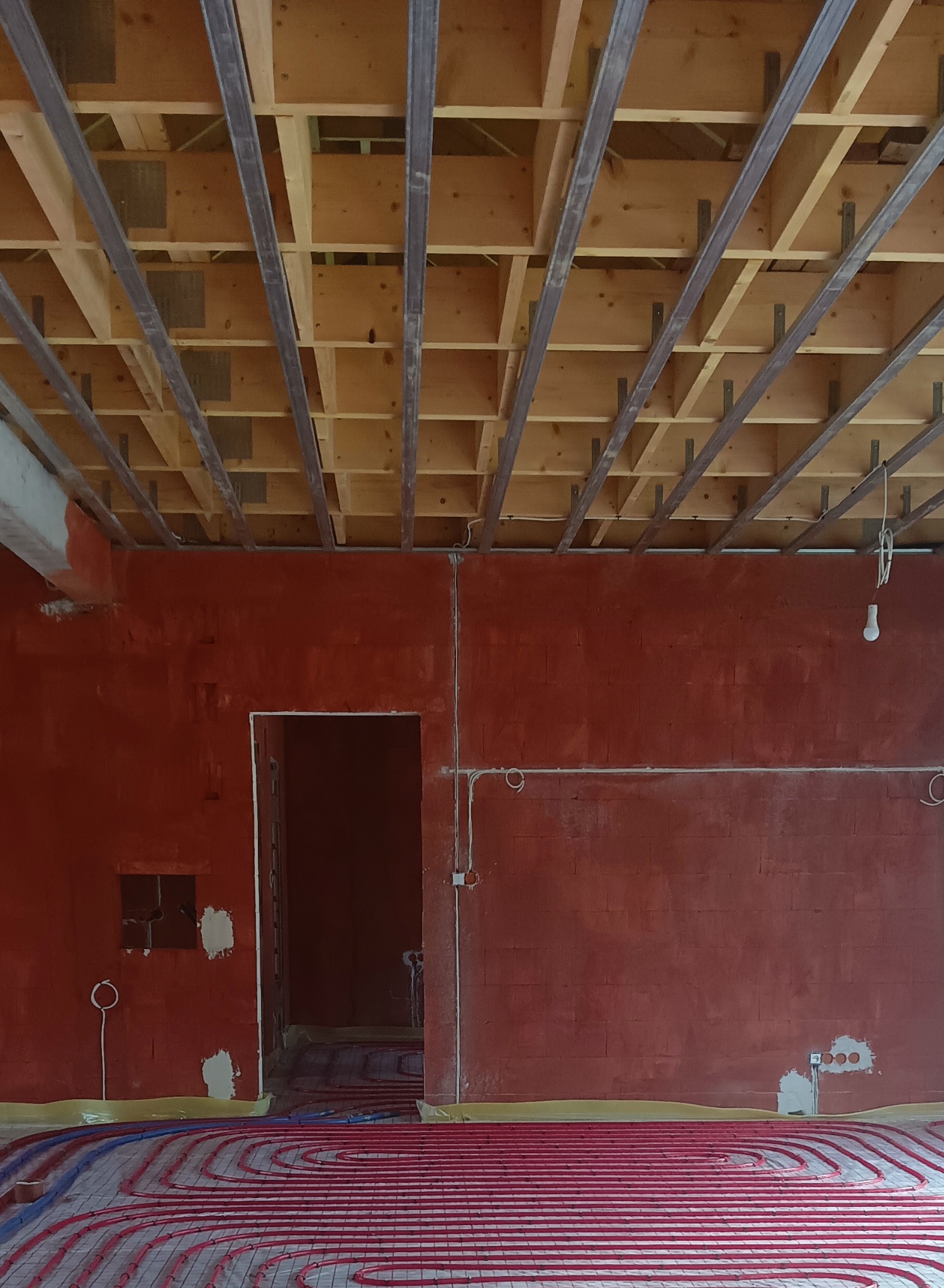 Bruzdowanie pod przewody, ułożenie przewodów elektrycznych