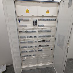 Rozdzielnica elektryczna przemysłowa, realizacja dla wojsk NATO 