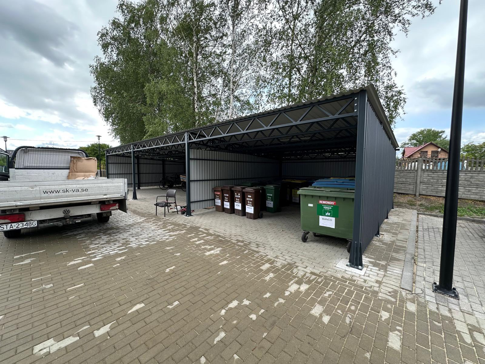 Wiata śmietnikowa oraz parking dla rowerów