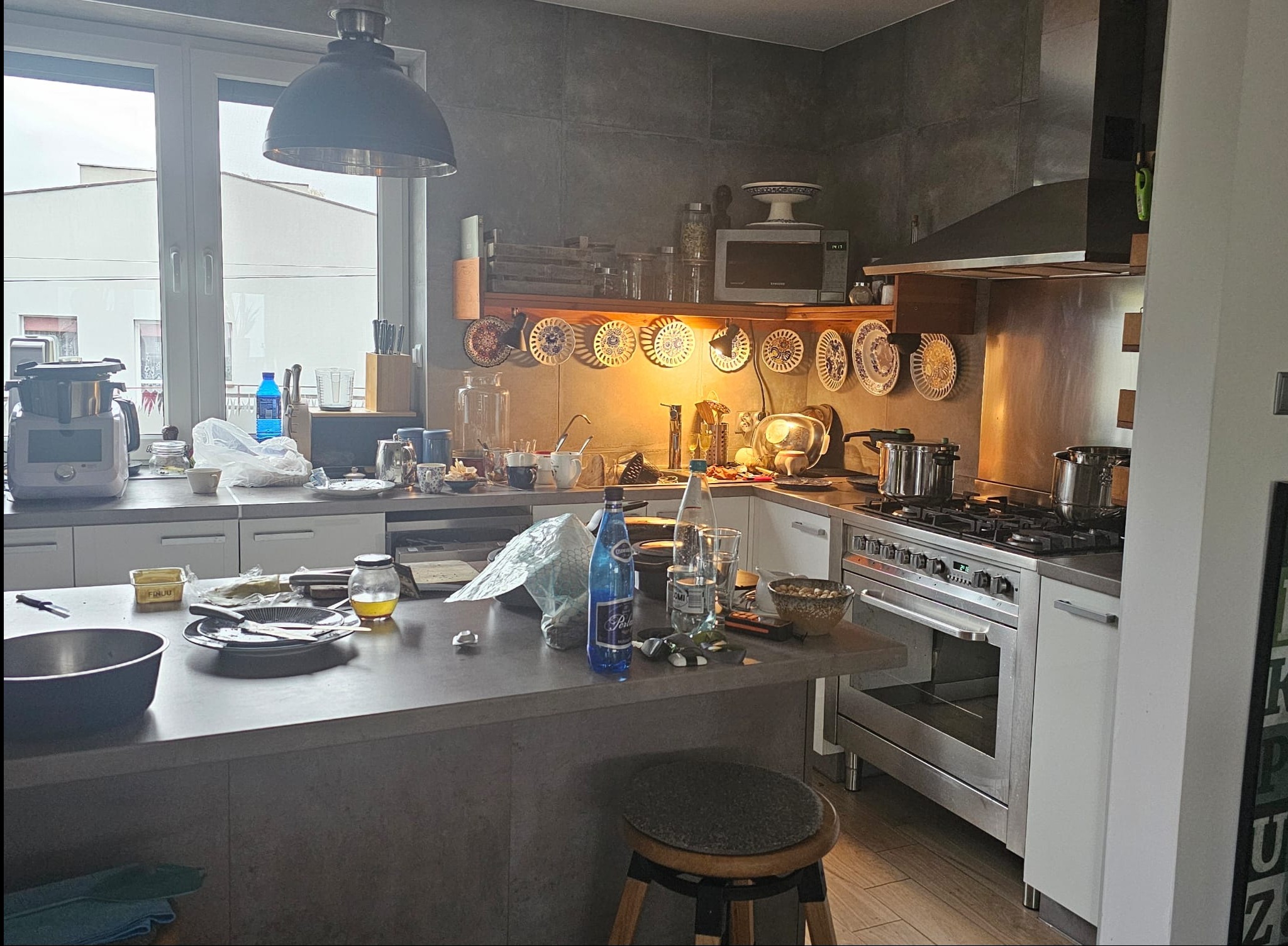 kuchnia przed naszym sprzątaniem