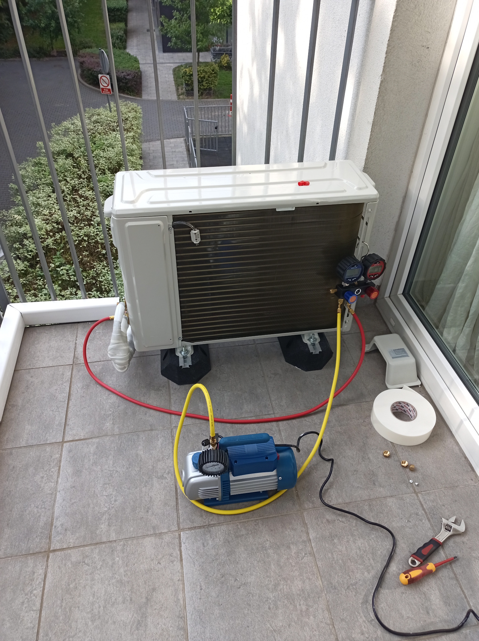 Wykonywanie próżni w układzie klimatyzacji