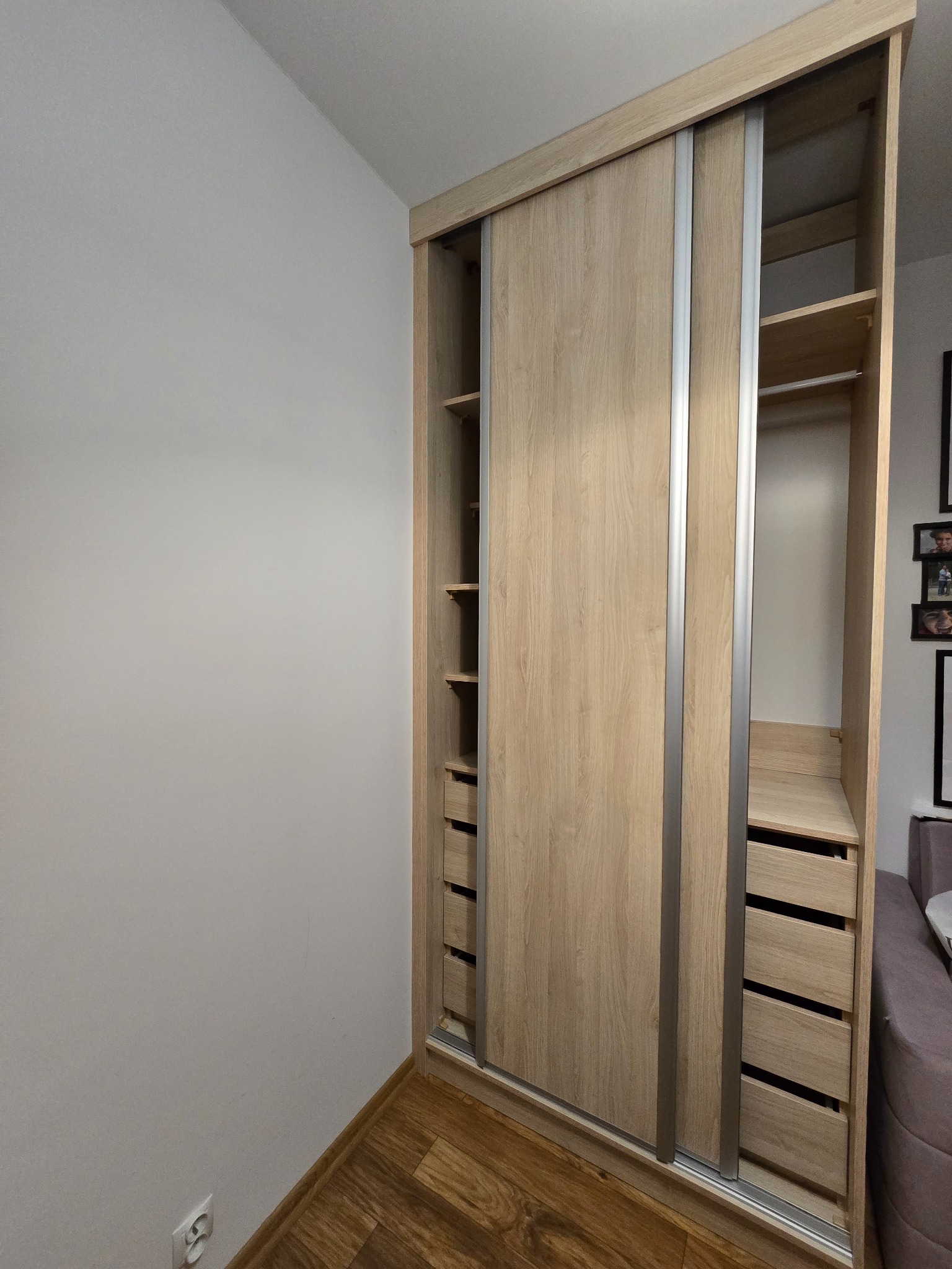 Szafa z drzwiami przesuwnymi