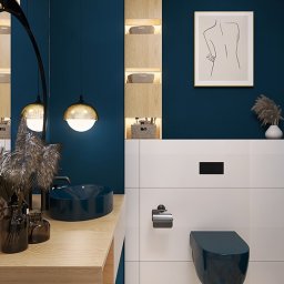 Krzysztofa Florczak Kreatywne Studio - Niebieska łazienka z okrągłym lustrem, wzorzystymi płytkami i wiszącą toaletą w stylu nowoczesnym.