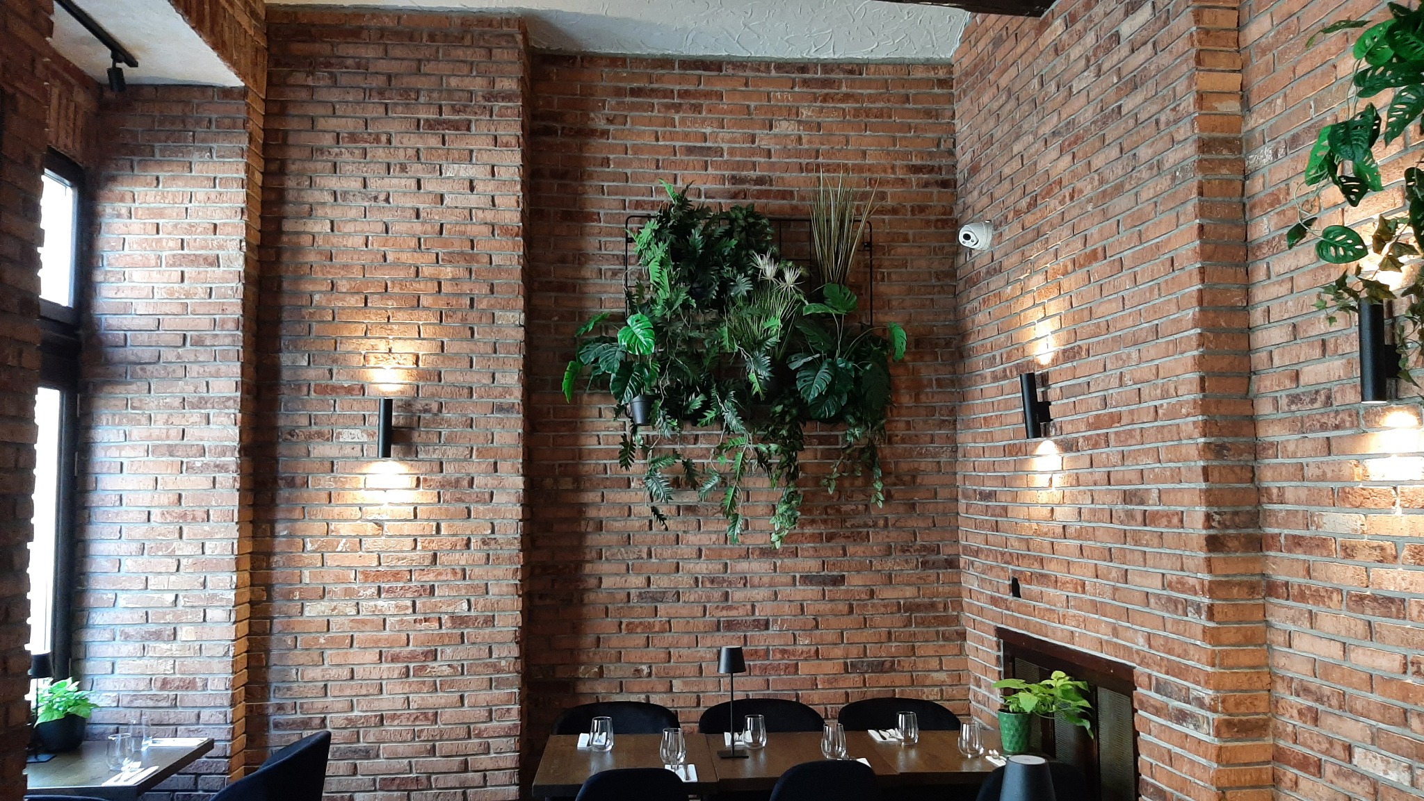 Ściana wykończenia boniami ceglanymi