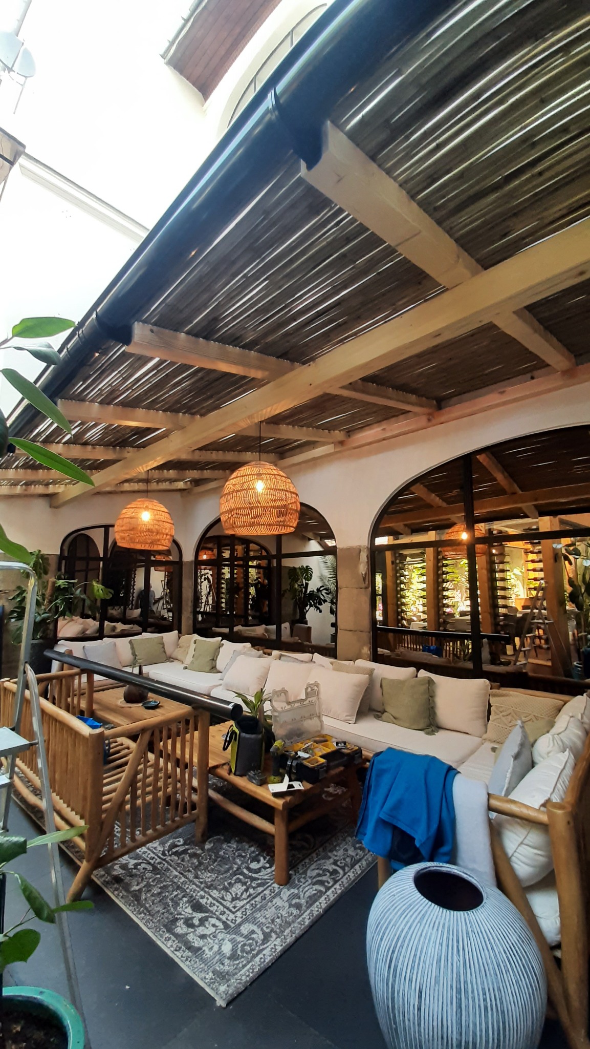 Zadaszenie konstrukcja drewniana pokrycie poliwęglan.