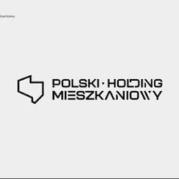 Minimalistyczne logo 'Polski Holding Mieszkaniowy' z abstrakcyjnym symbolem domu w lewym górnym rogu, utrzymane w czarno-białej kolorystyce na jasnoszarym tle.