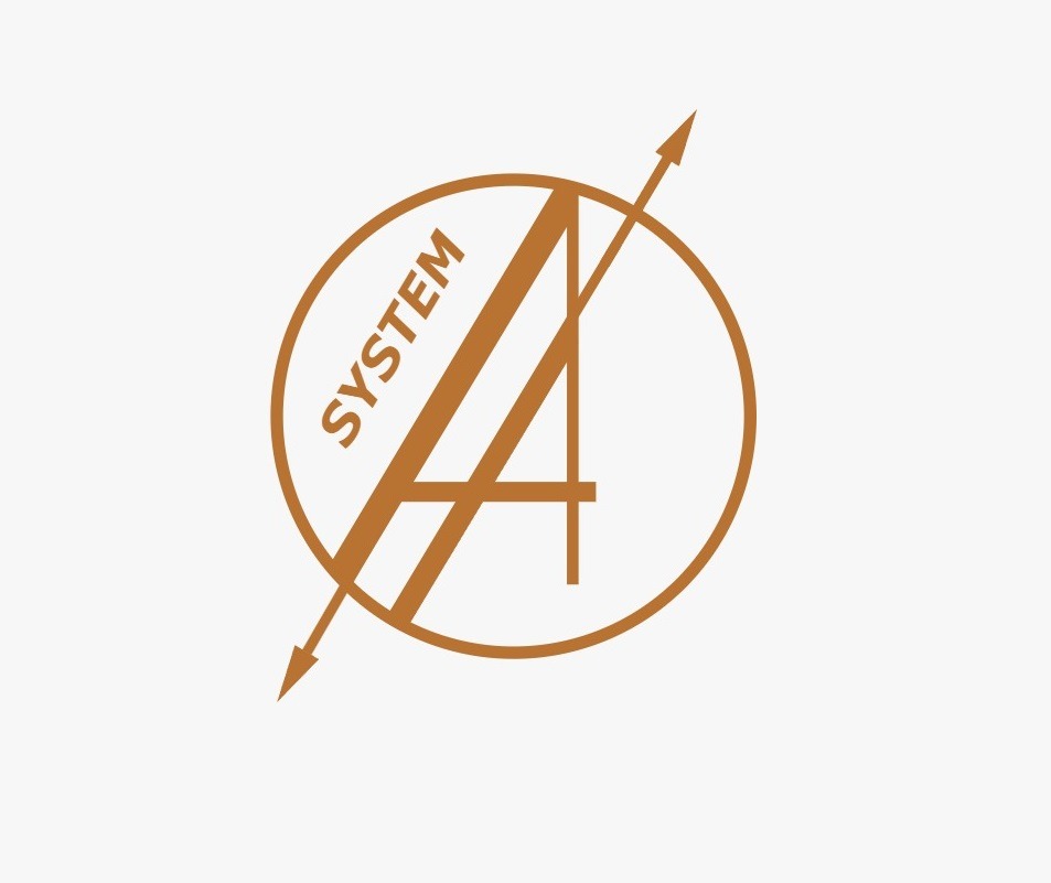 Minimalistyczne logo firmy IT w odcieniach brązu: okrąg z wpisaną literą 'A' przeciętą strzałką, nad literą napis 'SYSTEM'.