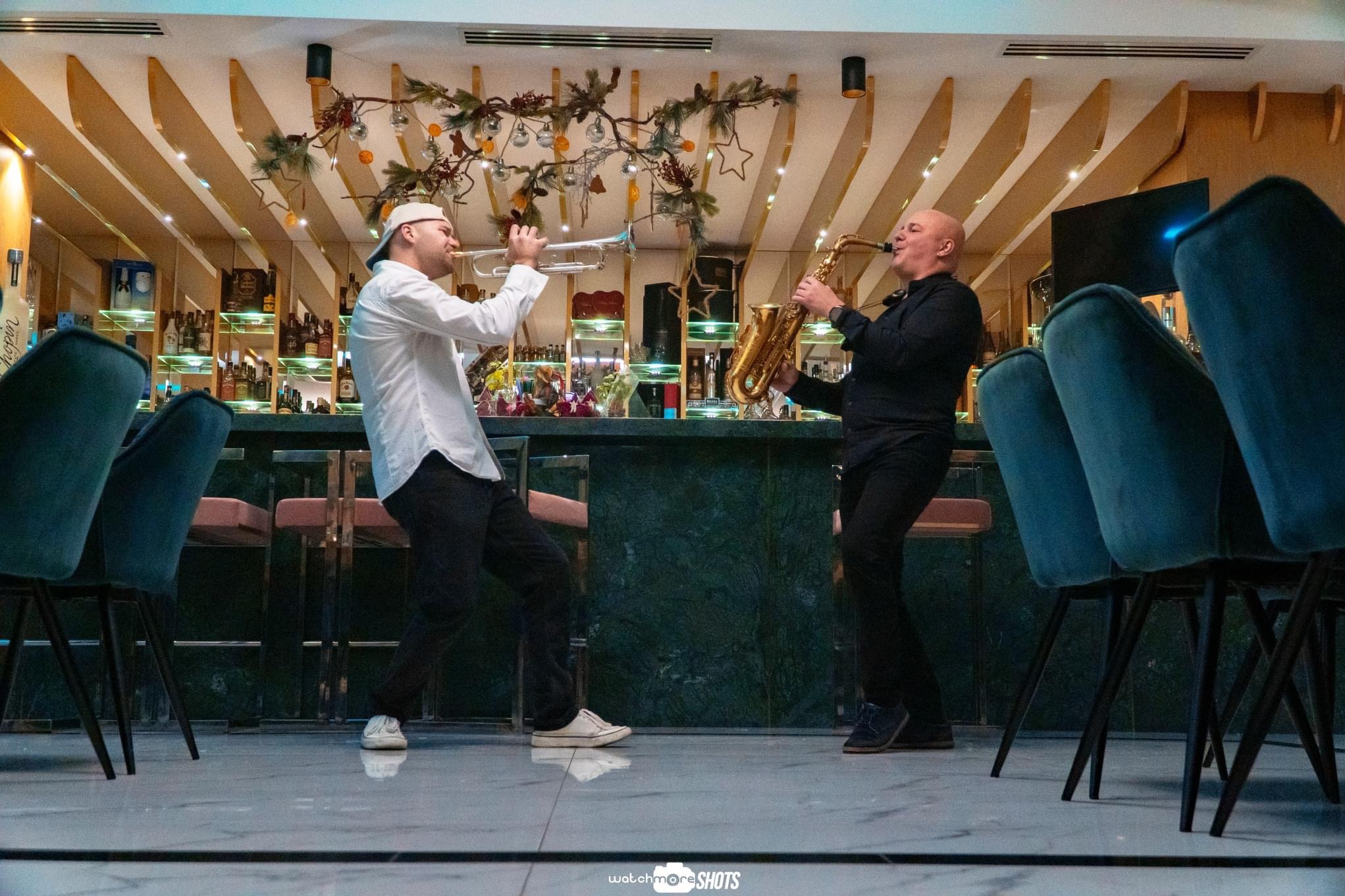 Live Duet to połączenie dwóch instrumentów Trąbki i saksofonu , gramy muzykę w stylu pop , soul , jazz Dance