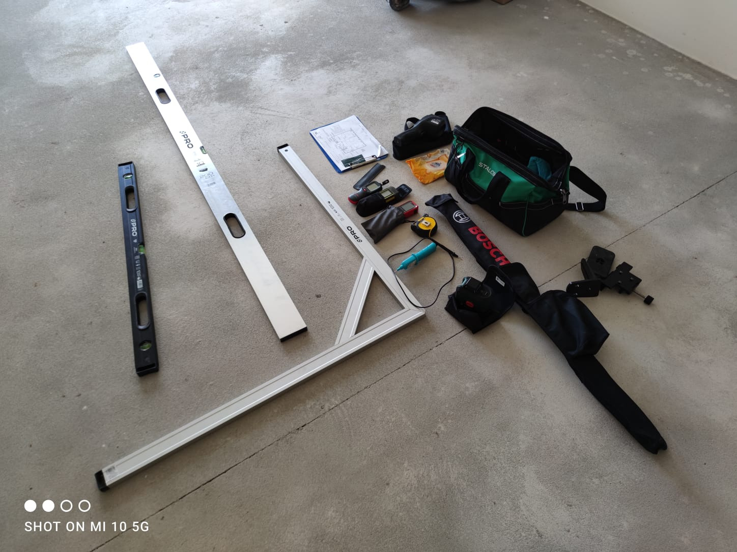 Niezbędny, profesjonalny sprzęt służący do profesjonalnego odbioru technicznego.