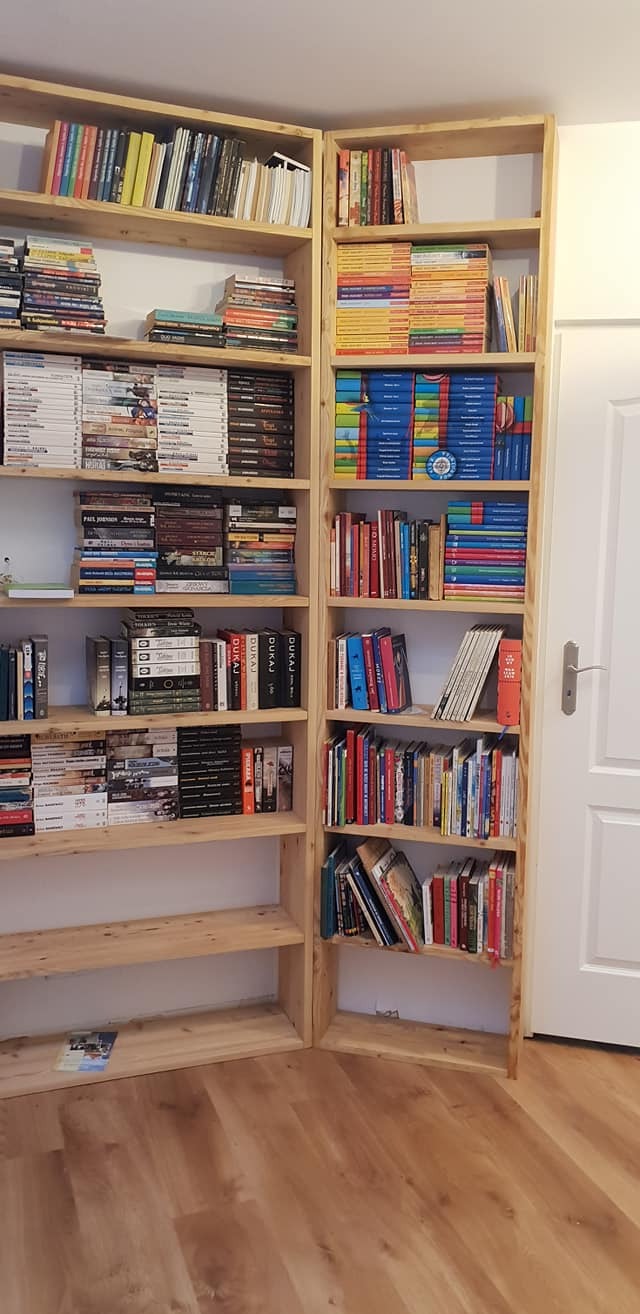 Modrzew syberyjski Regały jak w popularnej grze Ręczna robota bez gwoździ czy wkrętów