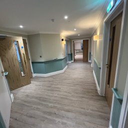 Pro-Decor - Wykończenie Holu, malowanie sufitów, ścian i podłóg