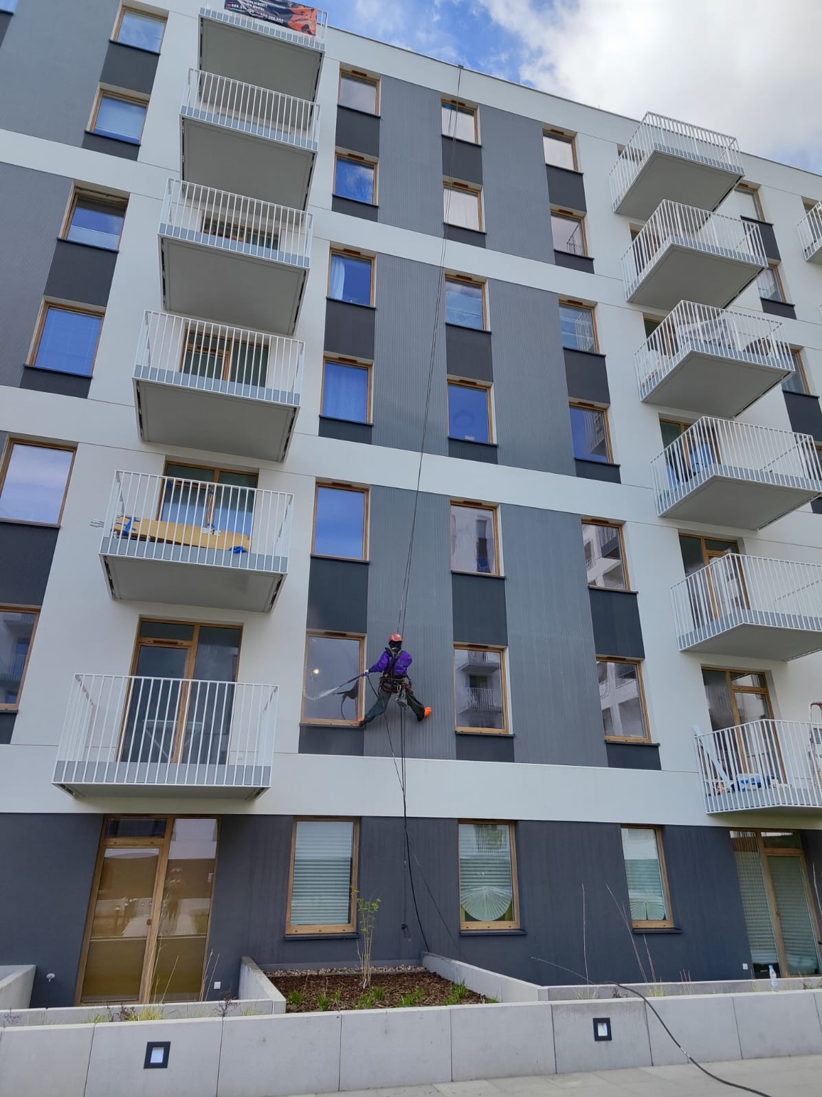 Mycie elewacji myjka ciśnieniowa